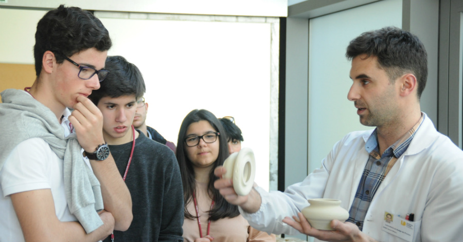 Melhores alunos das secundárias trabalham com cientistas na uminho
