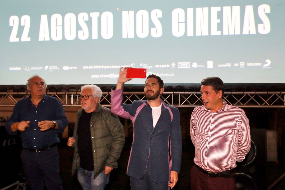 Multidão assistiu à antestreia de "variações" 8 Multidão assistiu à antestreia de "variações"