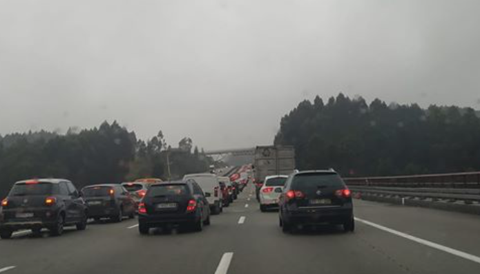 Trânsito: filas de mais de 10 quilómetros na a3