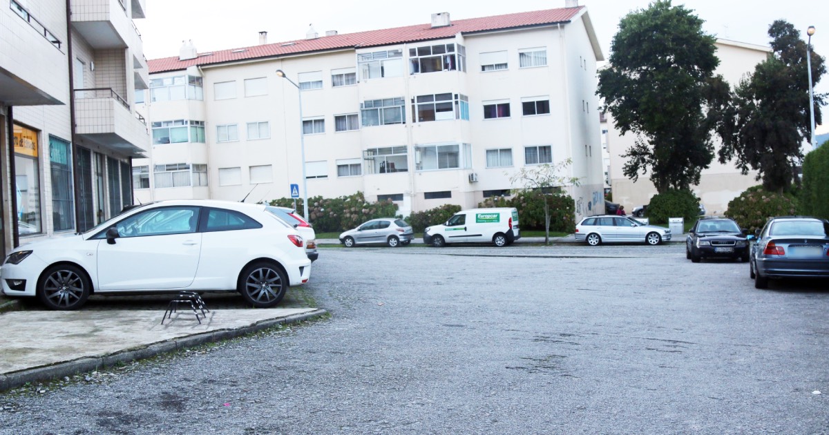 Mulher fica sem 270 euros após roubo por esticão no centro de fafe