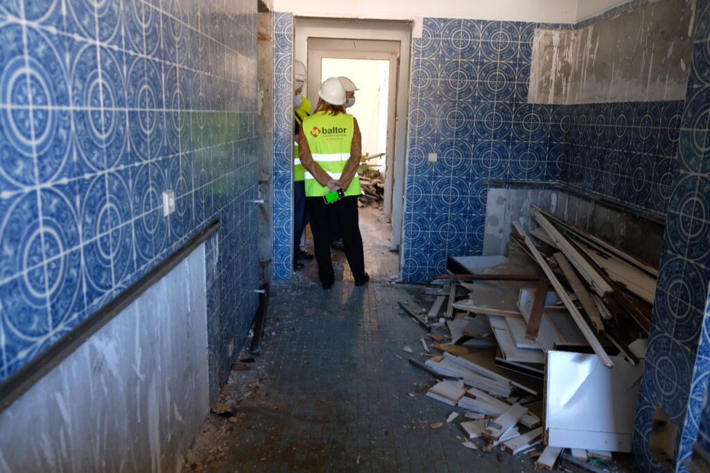 Máquina tritura 15 mil toneladas de materiais do prédio coutinho em viana 15 Máquina tritura 15 mil toneladas de materiais do prédio coutinho em viana