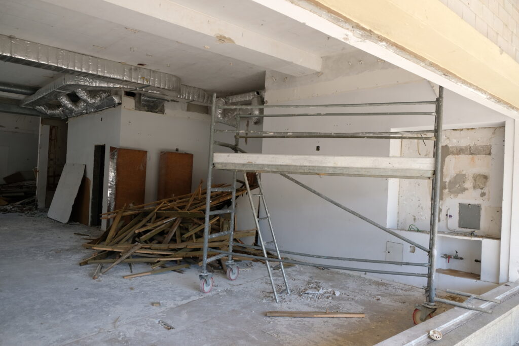 Máquina tritura 15 mil toneladas de materiais do prédio coutinho em viana 23 Máquina tritura 15 mil toneladas de materiais do prédio coutinho em viana