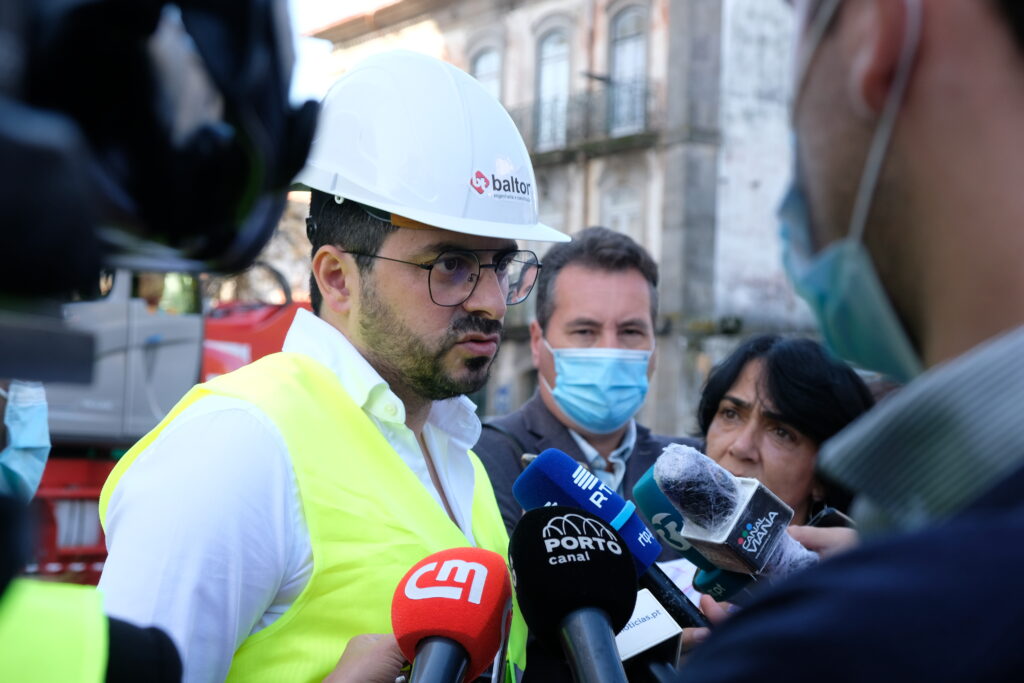 Máquina tritura 15 mil toneladas de materiais do prédio coutinho em viana 36 Máquina tritura 15 mil toneladas de materiais do prédio coutinho em viana