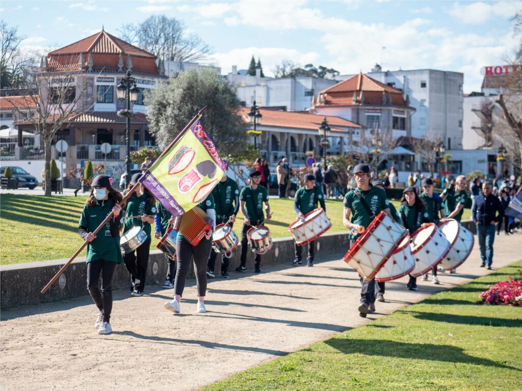 PONTE DE LIMA: RUSGA TÍPICA DA CORRELHÃ DANÇA NA PÓVOA DE LANHOSO NA FESTA  DE SANTO ANTÓNIO - BLOGUE DO MINHO