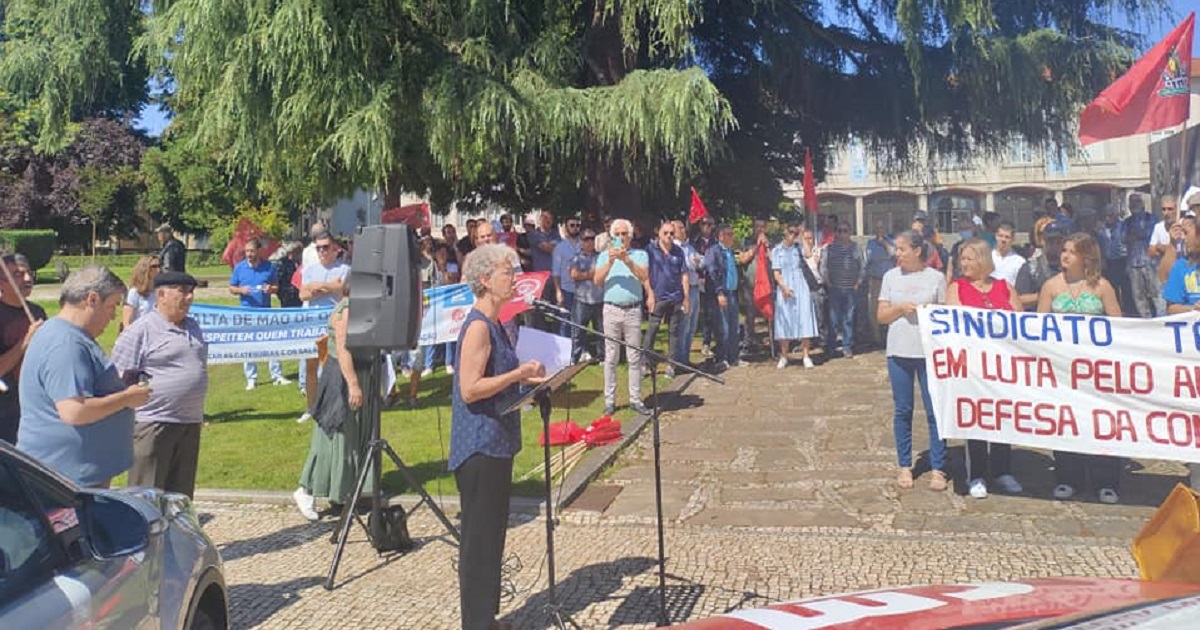 Trabalhadores do têxtil manifestam-se em famalicão por aumento de salários