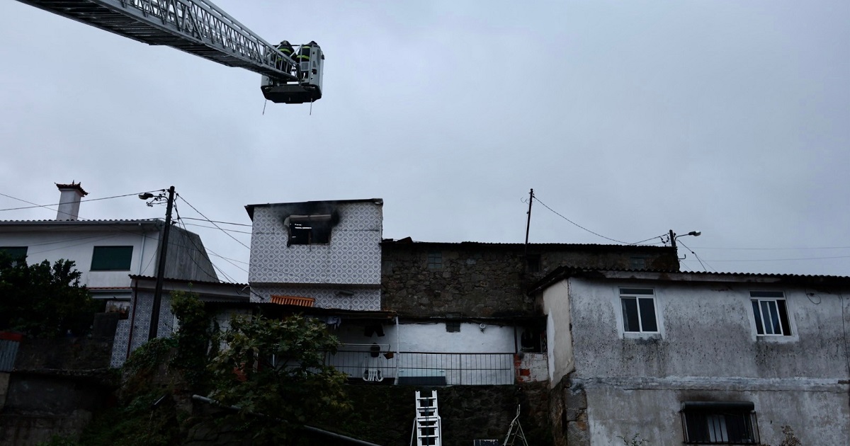 Incêndio em habitação esta madrugada em braga