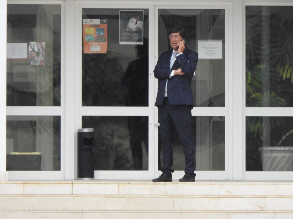 Milionários de braga continuam 'de costas voltadas': névoa pede 291 mil euros a rodrigues, mas este diz que nada há a pagar 8 Milionários de braga continuam 'de costas voltadas': névoa pede 291 mil euros a rodrigues, mas este diz que nada há a pagar