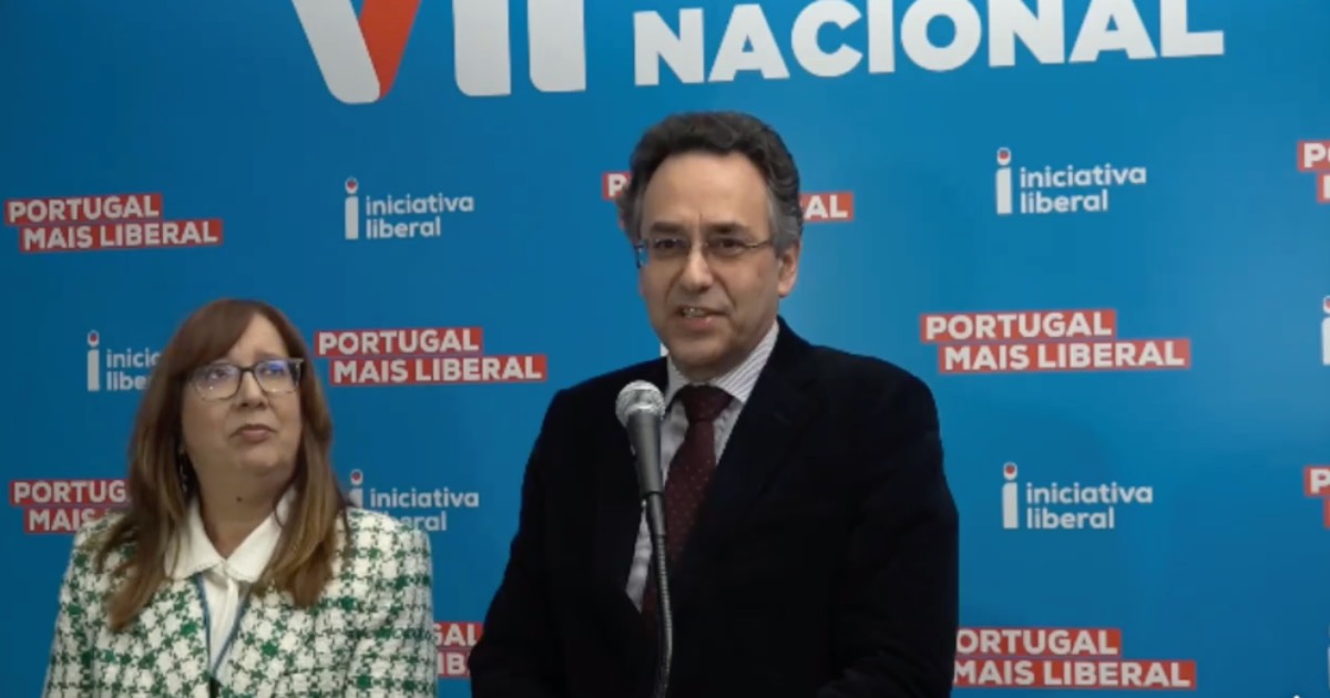 Ps saúda liberais mas distancia-se de "radicalismo" na economia