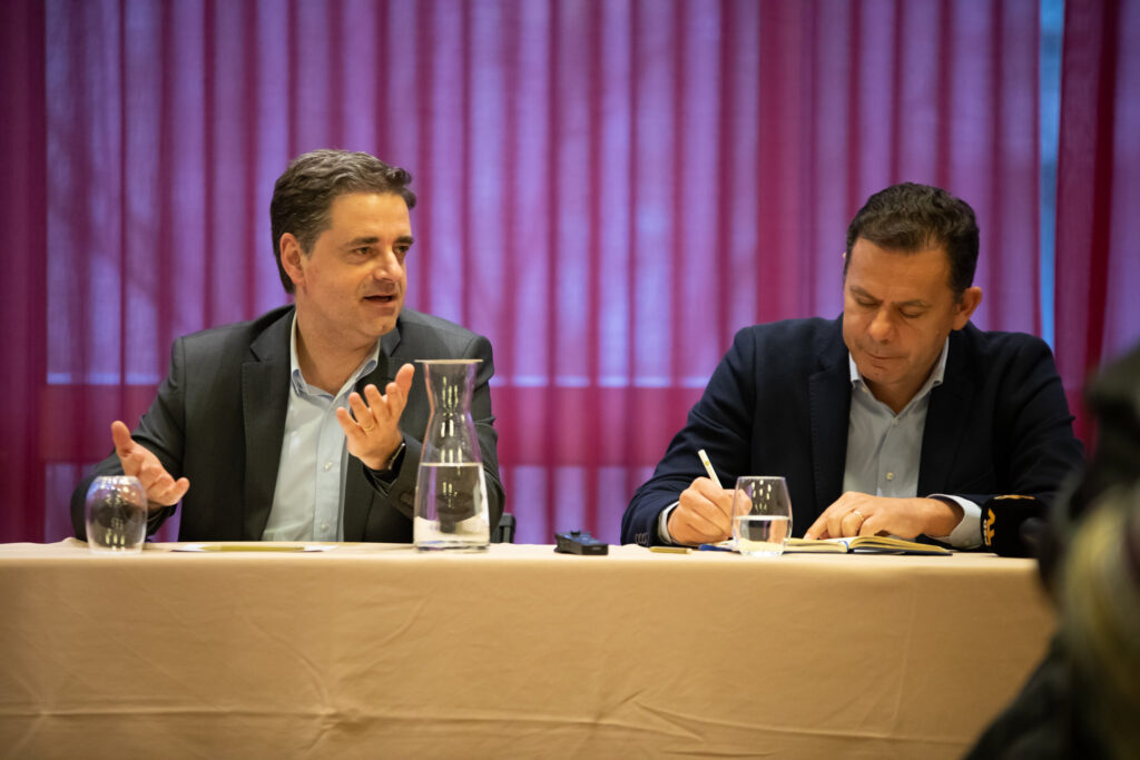 Reunido com comunidade brasileira em braga, líder do psd diz que ouviu apelos para "regulação" da imigração