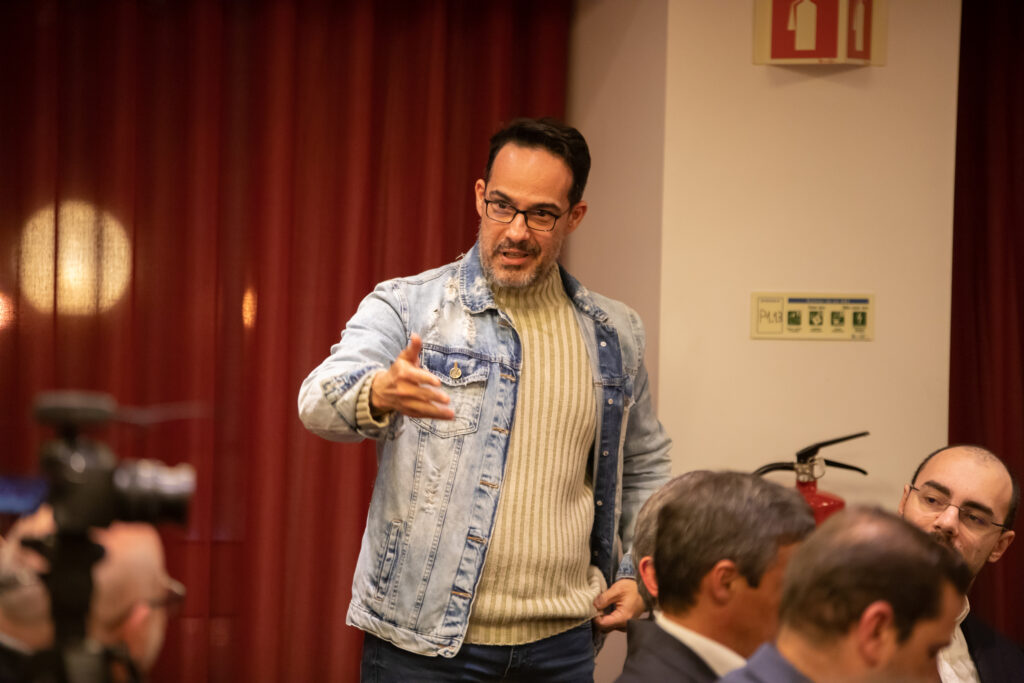 Reunido com comunidade brasileira em braga, líder do psd diz que ouviu apelos para "regulação" da imigração