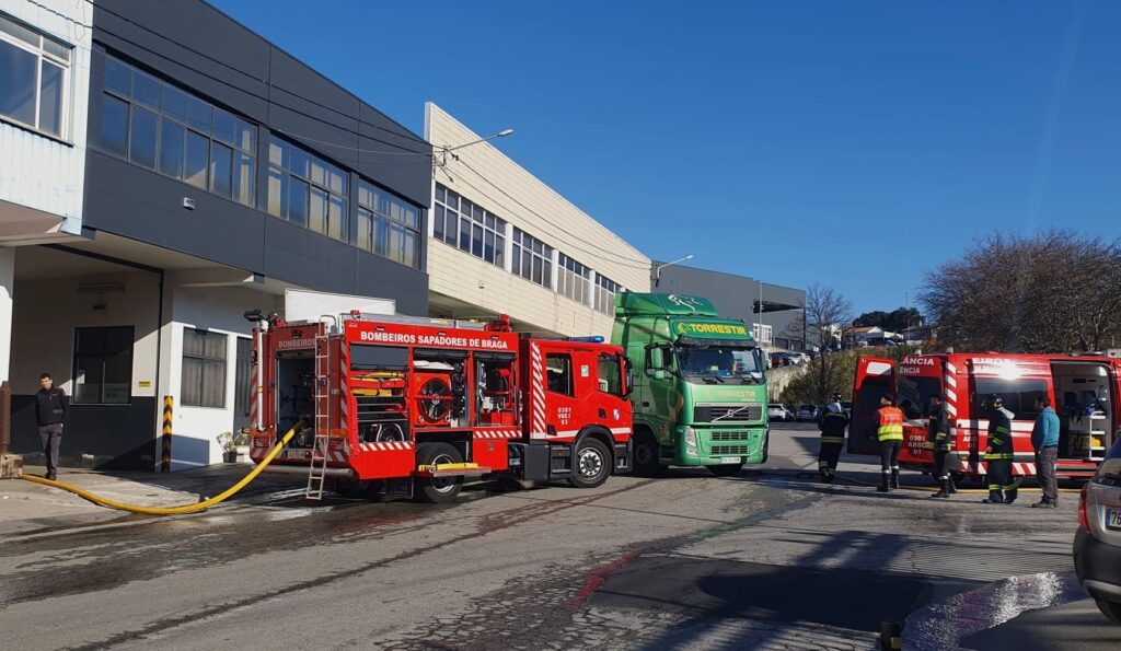 Homem ferido ao fugir de incêndio que assustou em braga 6 Homem ferido ao fugir de incêndio que assustou em braga