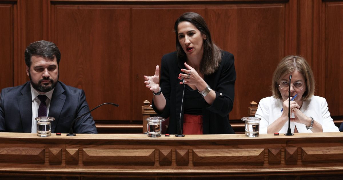 Ministra da habitação e deputado do psd debatem educação em viana do castelo