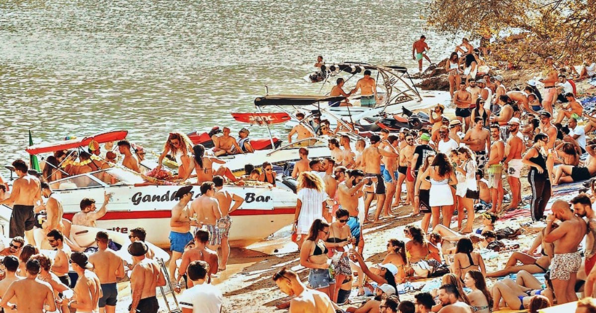 Sunset no gerês com bilhetes dos 10 aos 1. 200 euros com direito a cama e álcool 'premium'