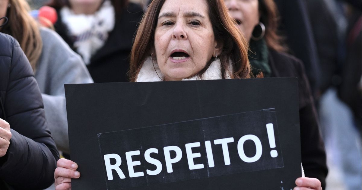 Mais de 115 escolas totalmente encerradas devido a greve