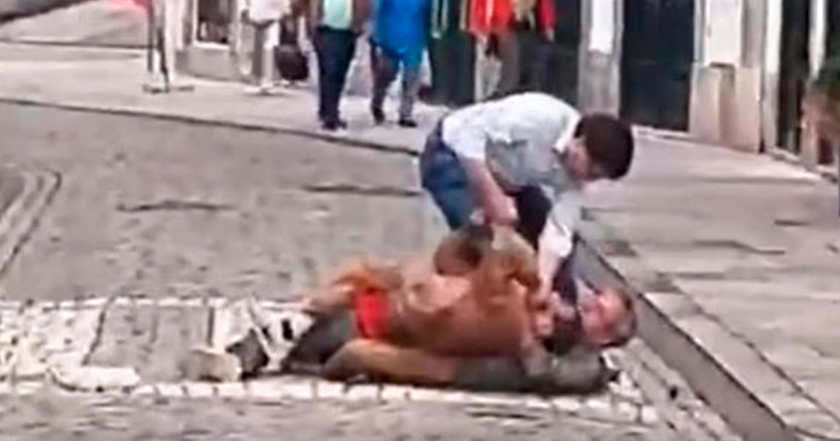 Populares exaltam-se durante a vaca das cordas em ponte de lima