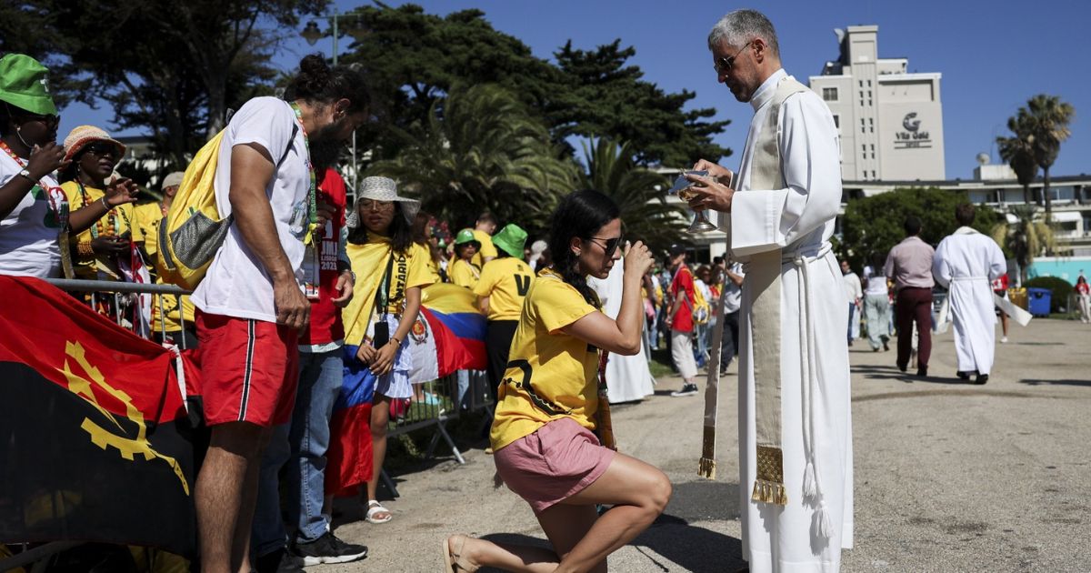 Missa juntou pela primeira vez milhares de voluntários para a jmj de todo o mundo