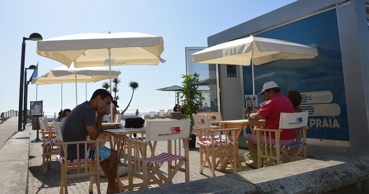 Livros e jornais estão de volta às praias de esposende