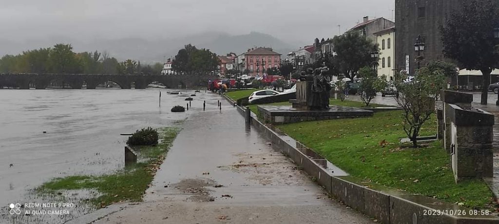 Carros submersos em ponte de lima 8 Carros submersos em ponte de lima