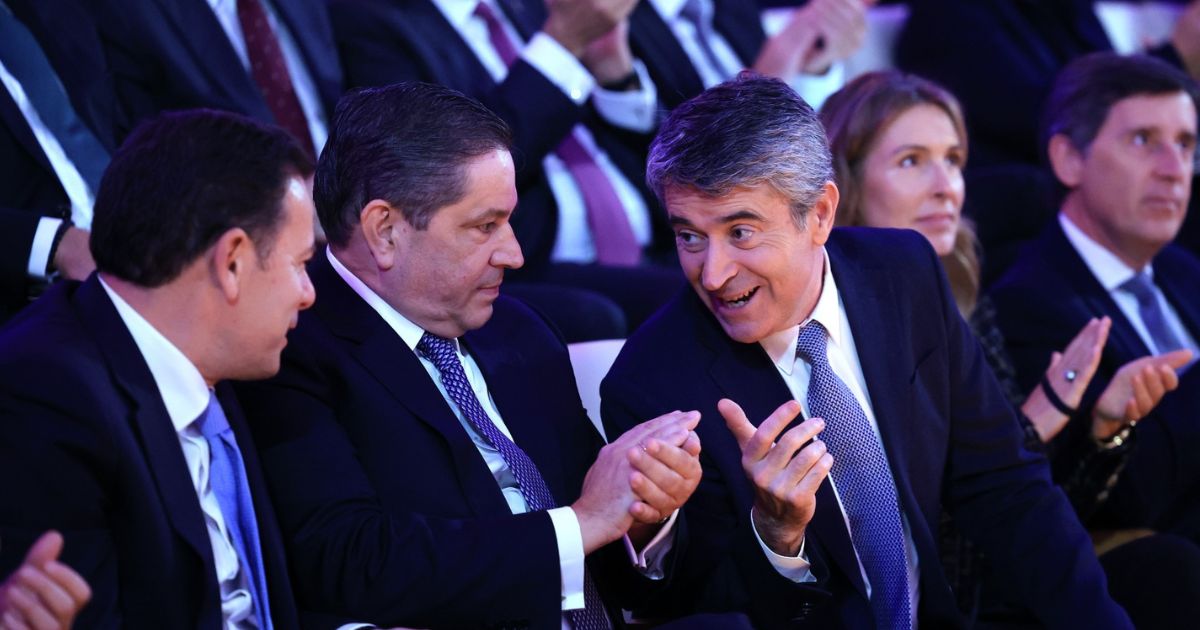 Ministro defende intransigência no combate a redes de migração ilegais