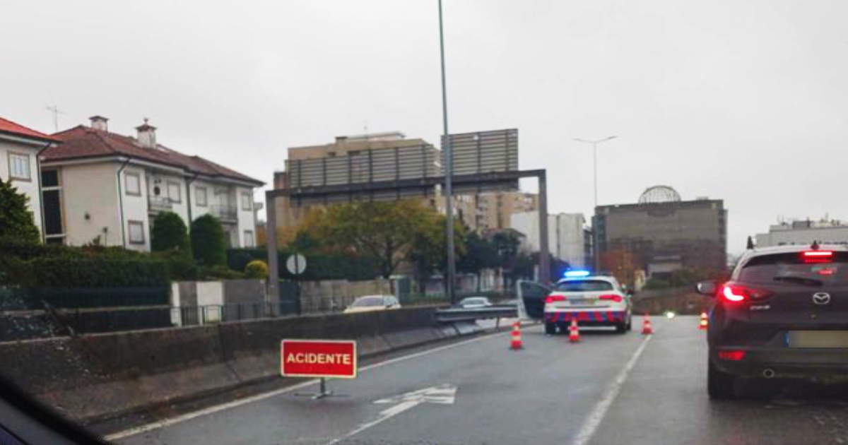 Despiste com um ferido no túnel da estação em braga. Estrada está cortada