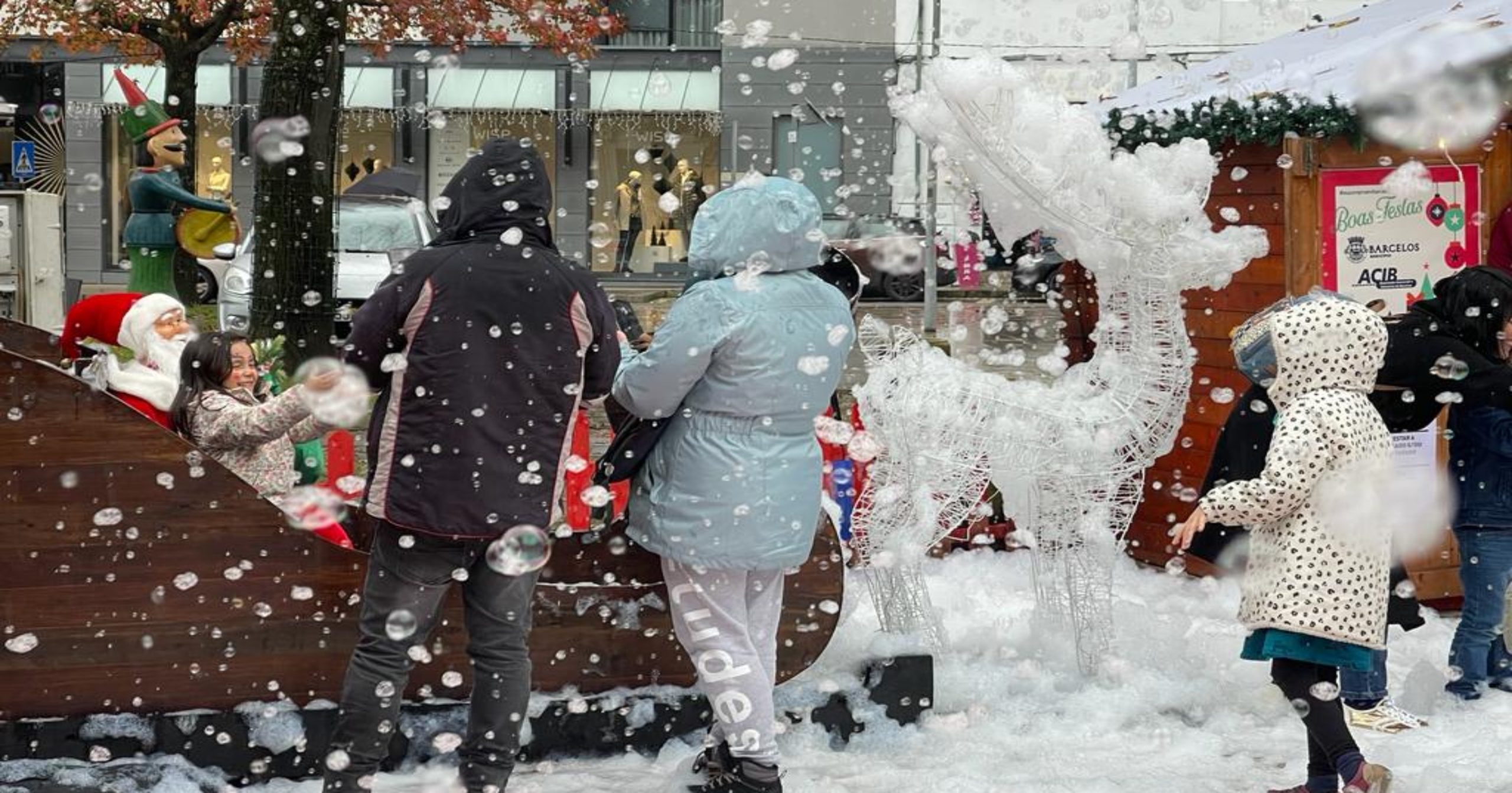 Já cai neve em barcelos (mas é artificial)