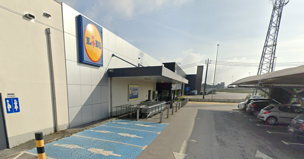 Abriram buraco na parede do lidl em esposende para roubar 5 mil euros