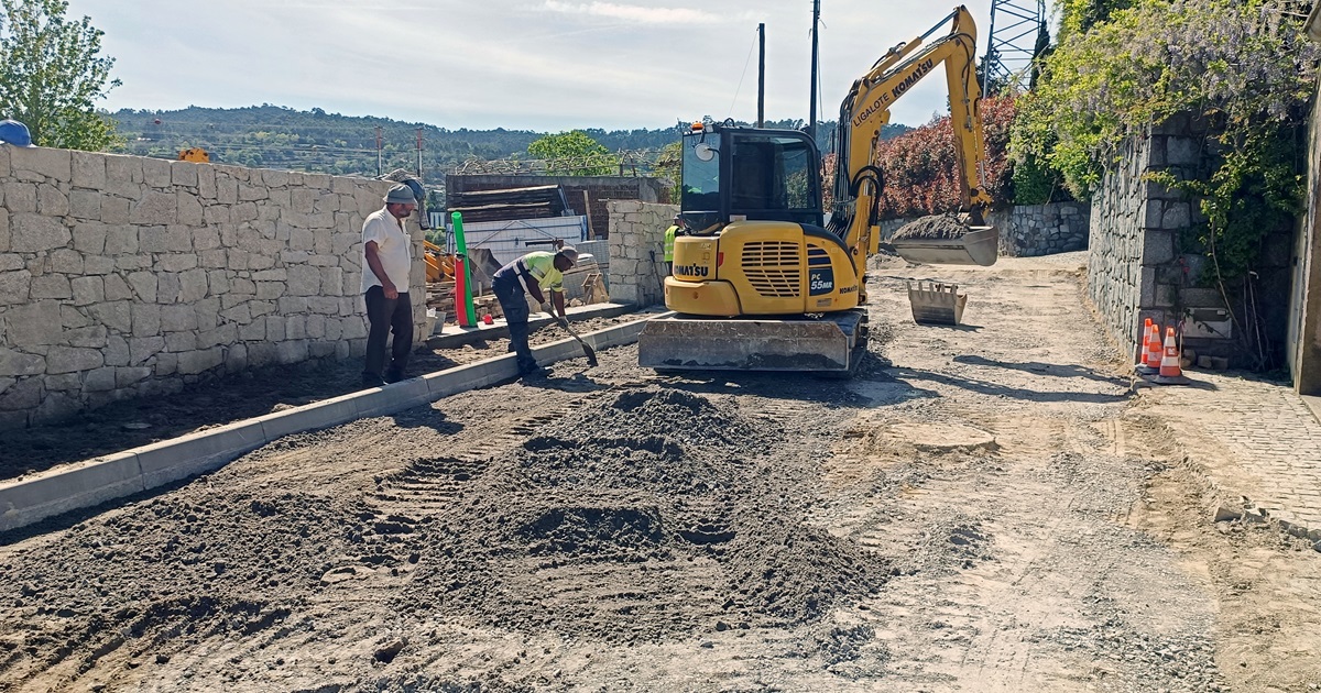 Este caminho em freguesia de braga está a ser alargado para resolver problemas de trânsito