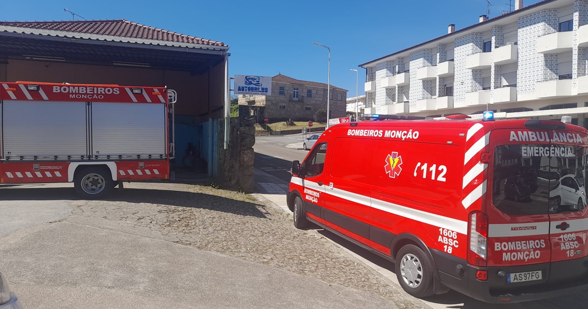 Mulher atropelada na passadeira em monção por mota em que seguiam dois jovens