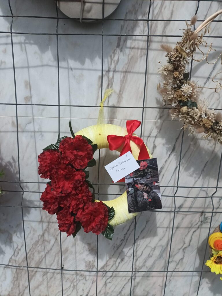 Dezenas de maios dão cor a vila verde 25 Dezenas de maios dão cor a vila verde