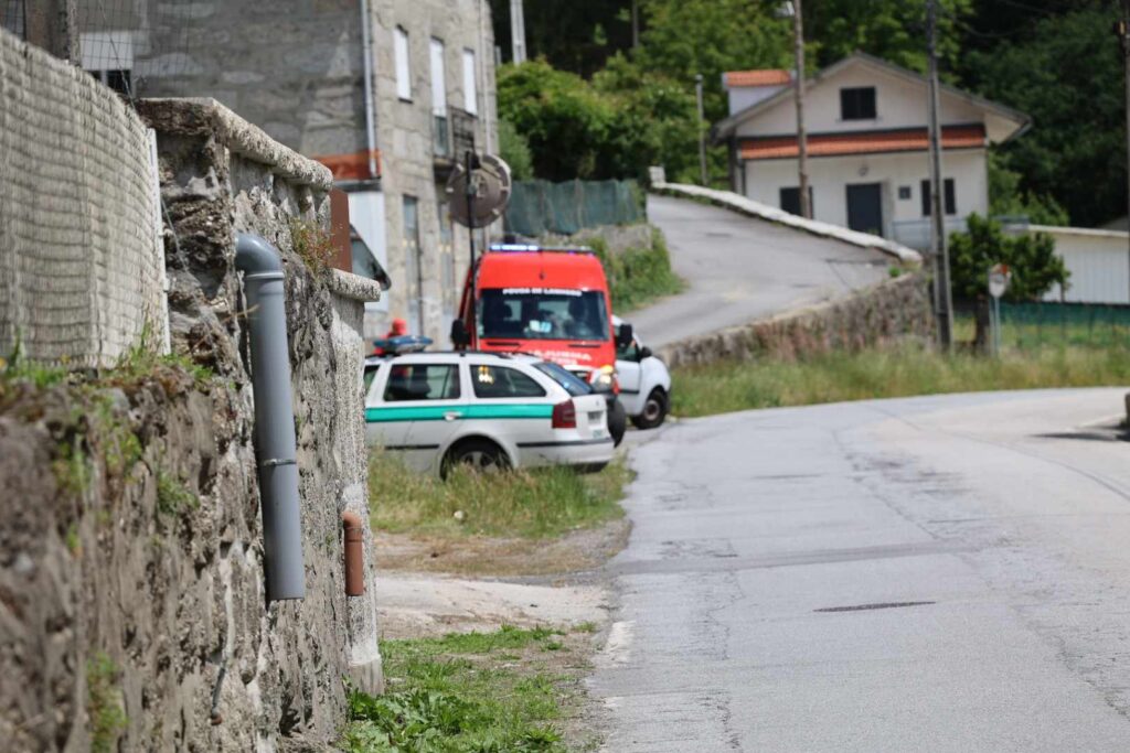 Escapa ileso após despistar-se e cair a um campo na póvoa de lanhoso