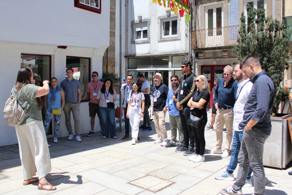 “o que atrai visitantes a braga é a qualidade de vida" 8 “o que atrai visitantes a braga é a qualidade de vida"