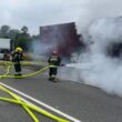 Camião carregado com produtos de plástico arde em santo tirso