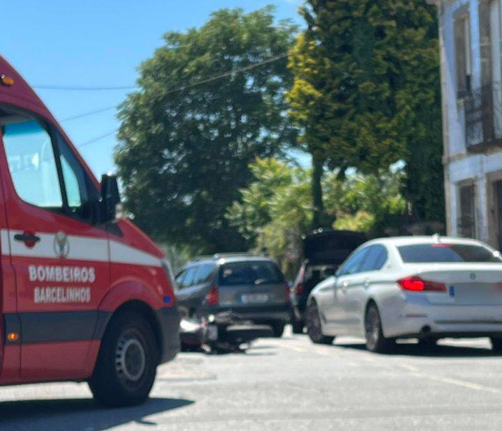 Dois feridos após acidente de mota em barcelos
