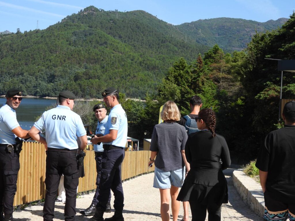 Gnr na albufeira da caniçada a prevenir afogamentos de crianças 14 Gnr na albufeira da caniçada a prevenir afogamentos de crianças
