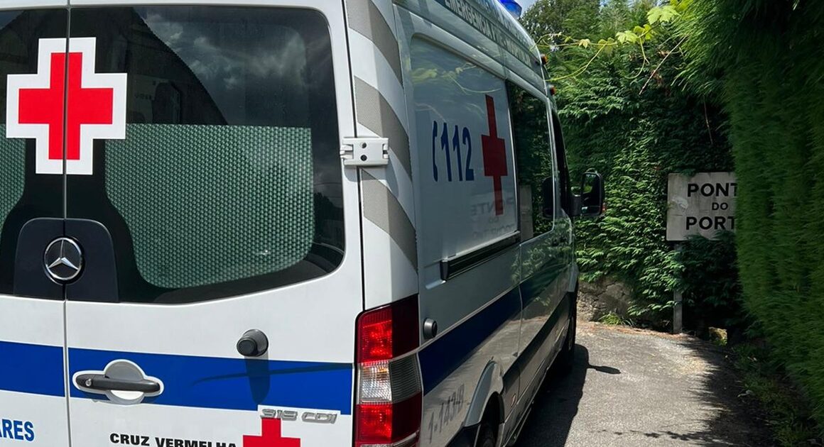 Gnr e socorristas da cruz vermelha salvam homem que se queria atirar de ponte em amares