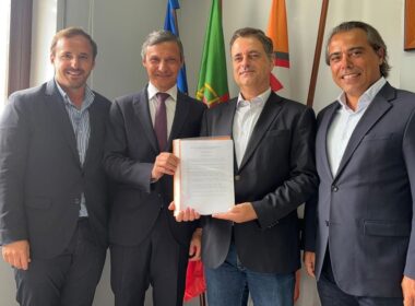 Paulo cunha apresenta equipa para a distrital de braga do psd. Rio "interrompe" vida política
