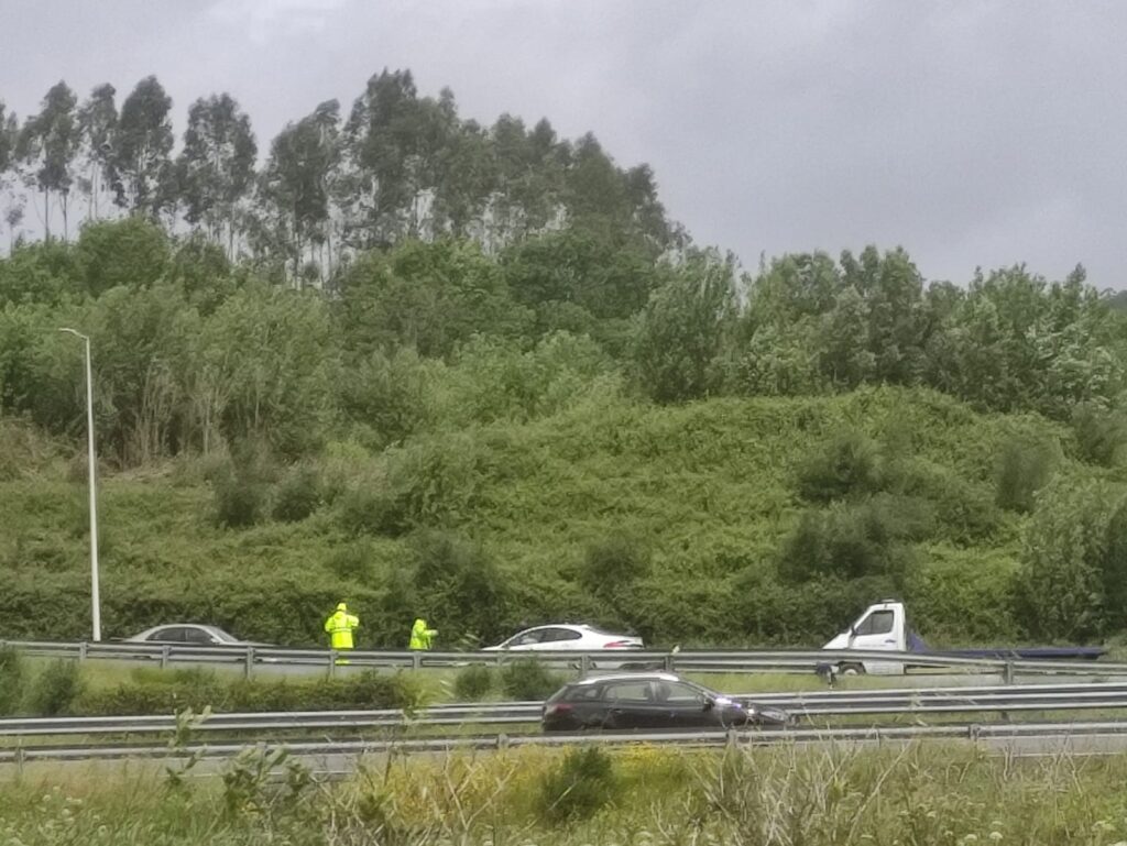 Braga: acidente com três carros na a11 corta saída para martim 6 Braga: acidente com três carros na a11 corta saída para martim