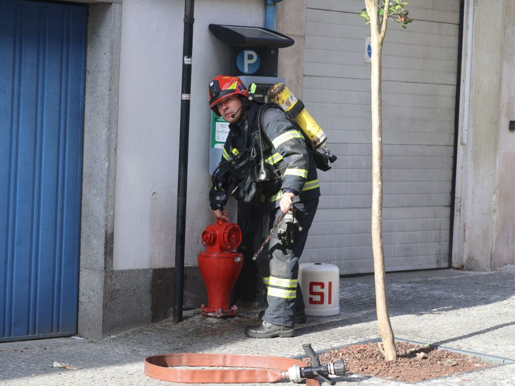 Incêndio deflagra em churrasqueira no centro de fafe 9 Incêndio deflagra em churrasqueira no centro de fafe
