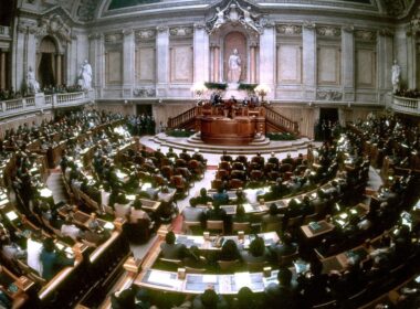 Guimarães homenageia candidatos e constituintes eleitos pelo círculo de braga em 1975