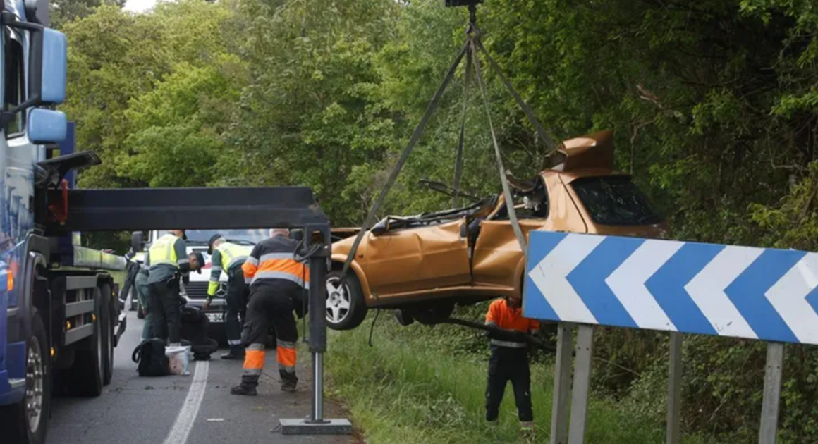 Português e dois filhos em estado grave após despiste na galiza. Mulher morreu