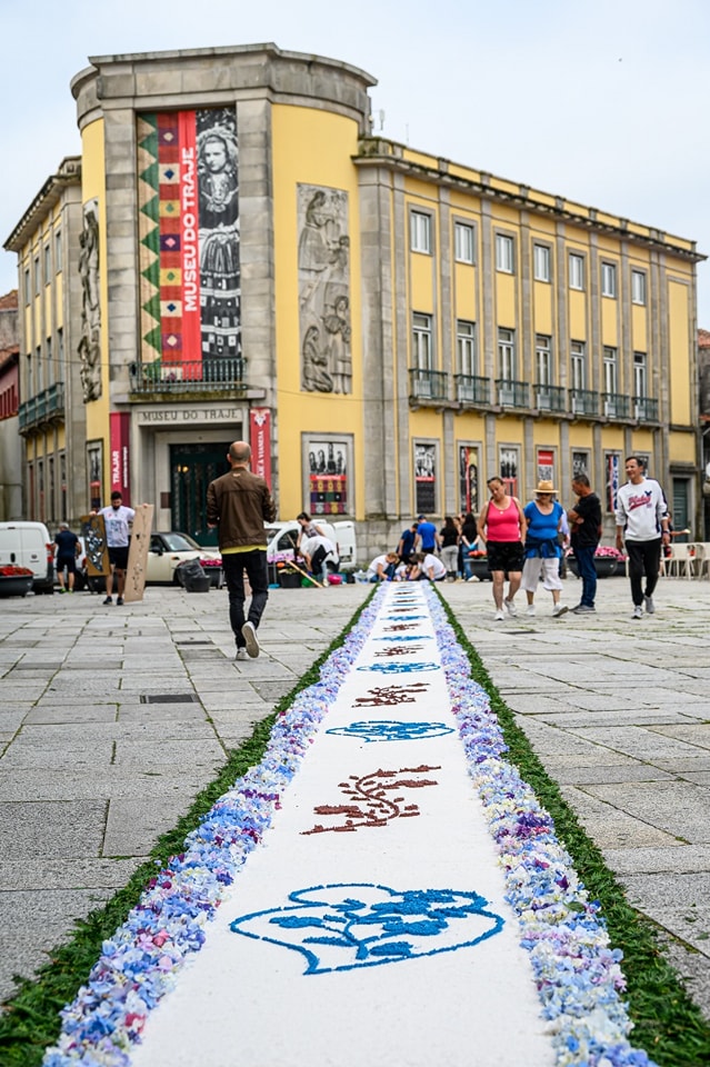 Centenas embelezam ruas de viana do castelo com tapetes de flores 84 Centenas embelezam ruas de viana do castelo com tapetes de flores
