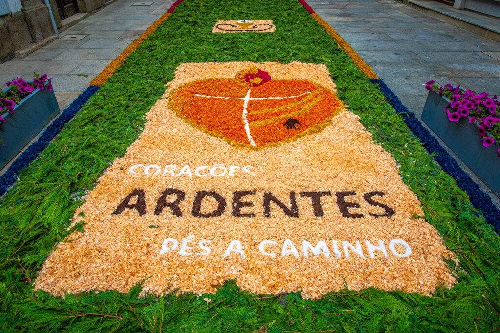 Tapetes floridos do corpo de deus deslumbram em caminha 85 Tapetes floridos do corpo de deus deslumbram em caminha