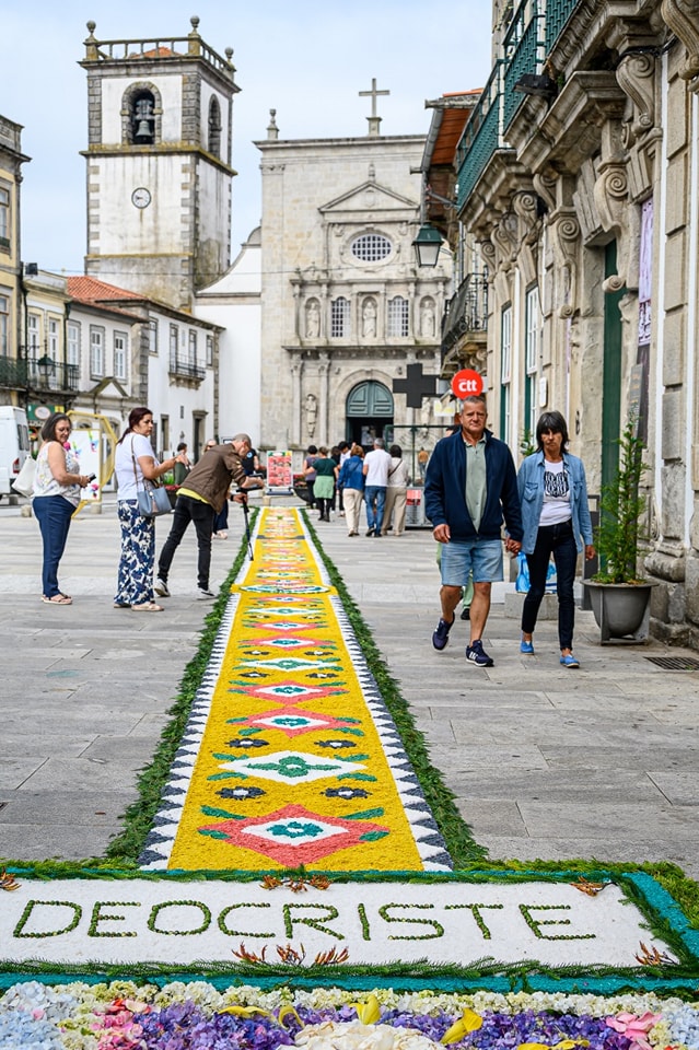 Centenas embelezam ruas de viana do castelo com tapetes de flores 16 Centenas embelezam ruas de viana do castelo com tapetes de flores