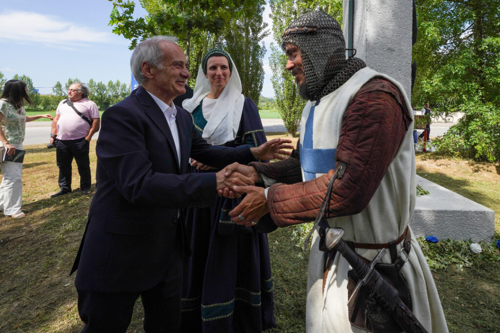 Guimarães inaugura rotunda que homenageia batalha que deu origem a portugal 8 Guimarães inaugura rotunda que homenageia batalha que deu origem a portugal