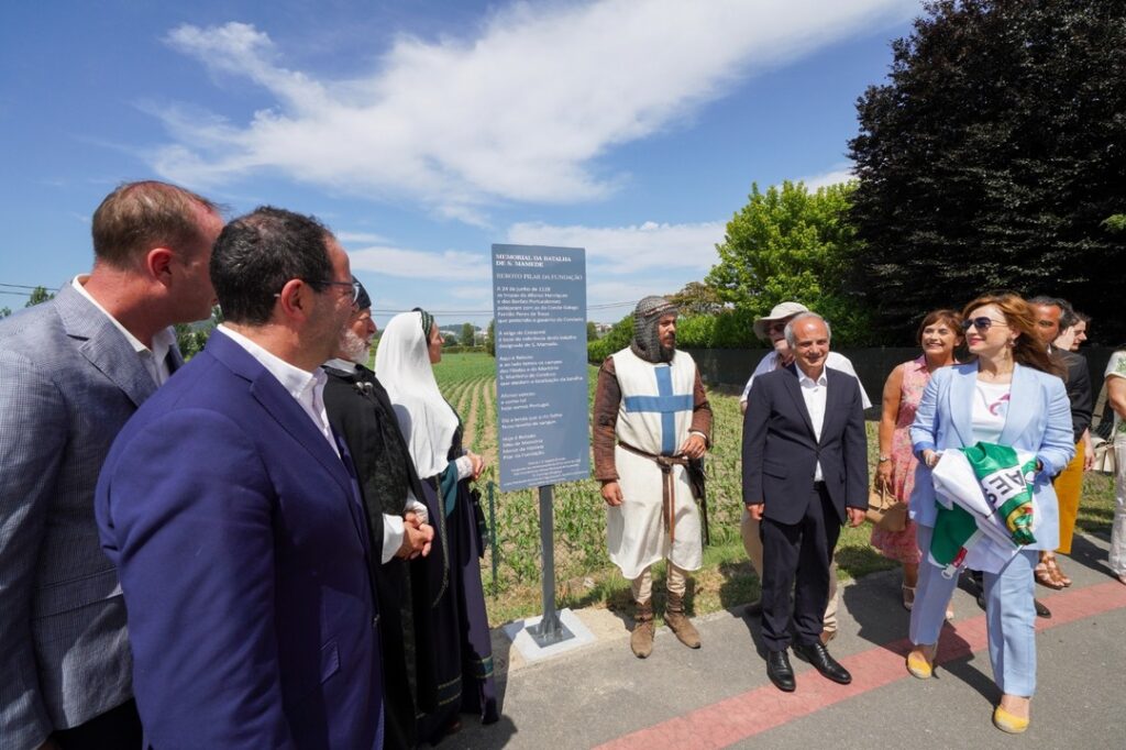 Guimarães inaugura rotunda que homenageia batalha que deu origem a portugal 12 Guimarães inaugura rotunda que homenageia batalha que deu origem a portugal