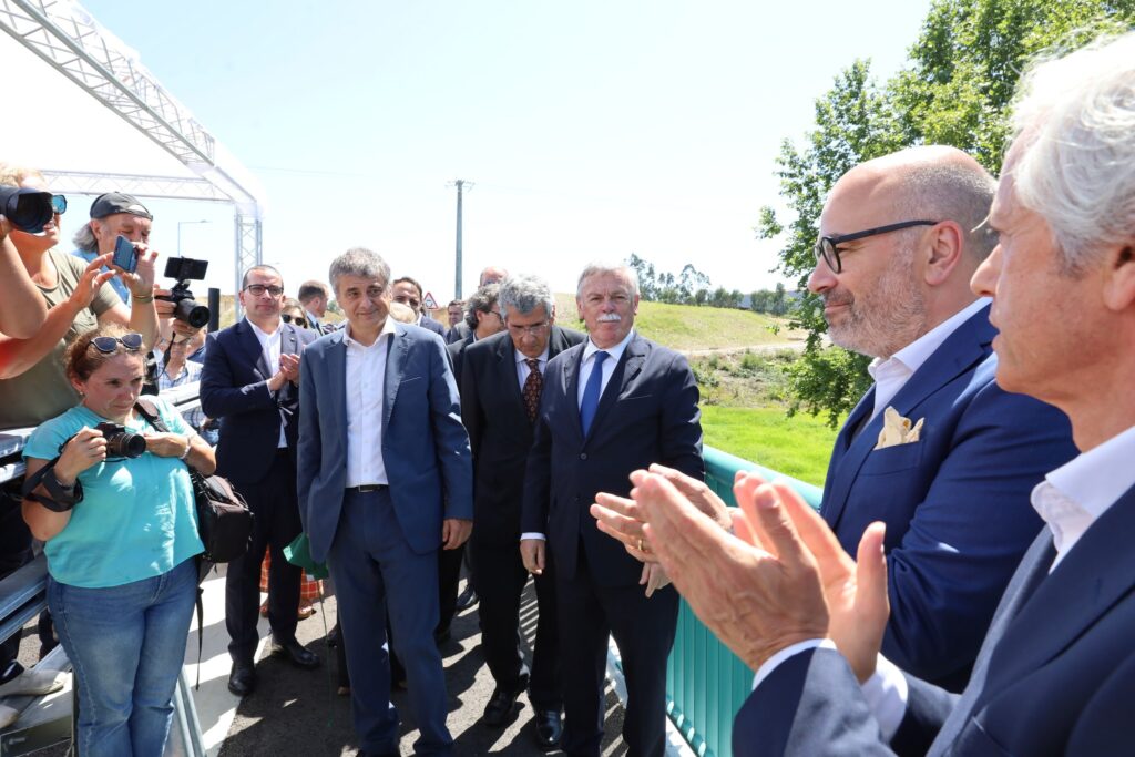 Ministro inaugura ponte famalicão-trofa, uma "história longa" com "quase 35 anos" 7 Ministro inaugura ponte famalicão-trofa, uma "história longa" com "quase 35 anos"