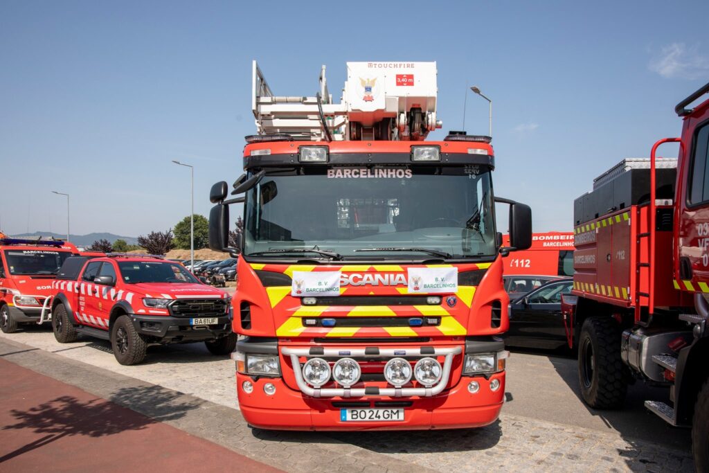 Bombeiros de barcelinhos celebram 104 anos com bênção de 4 novas viaturas 13 Bombeiros de barcelinhos celebram 104 anos com bênção de 4 novas viaturas