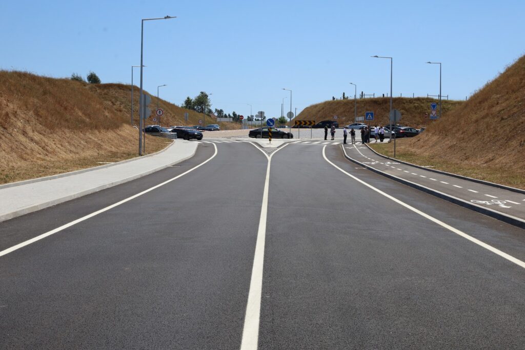 Ministro inaugura ponte famalicão-trofa, uma "história longa" com "quase 35 anos" 6 Ministro inaugura ponte famalicão-trofa, uma "história longa" com "quase 35 anos"