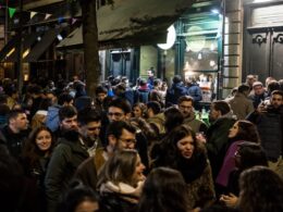 Vai para a 'noite' do porto? Atenção, só pode beber na rua até às 21:00