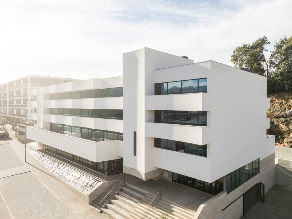 Ponte de lima: apartamentos com varandas onduladas ganham prémio internacional de arquitetura 7 Ponte de lima: apartamentos com varandas onduladas ganham prémio internacional de arquitetura